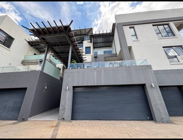 4 BEDROOM APARTMENT FOR SALE IN BRYANSTON